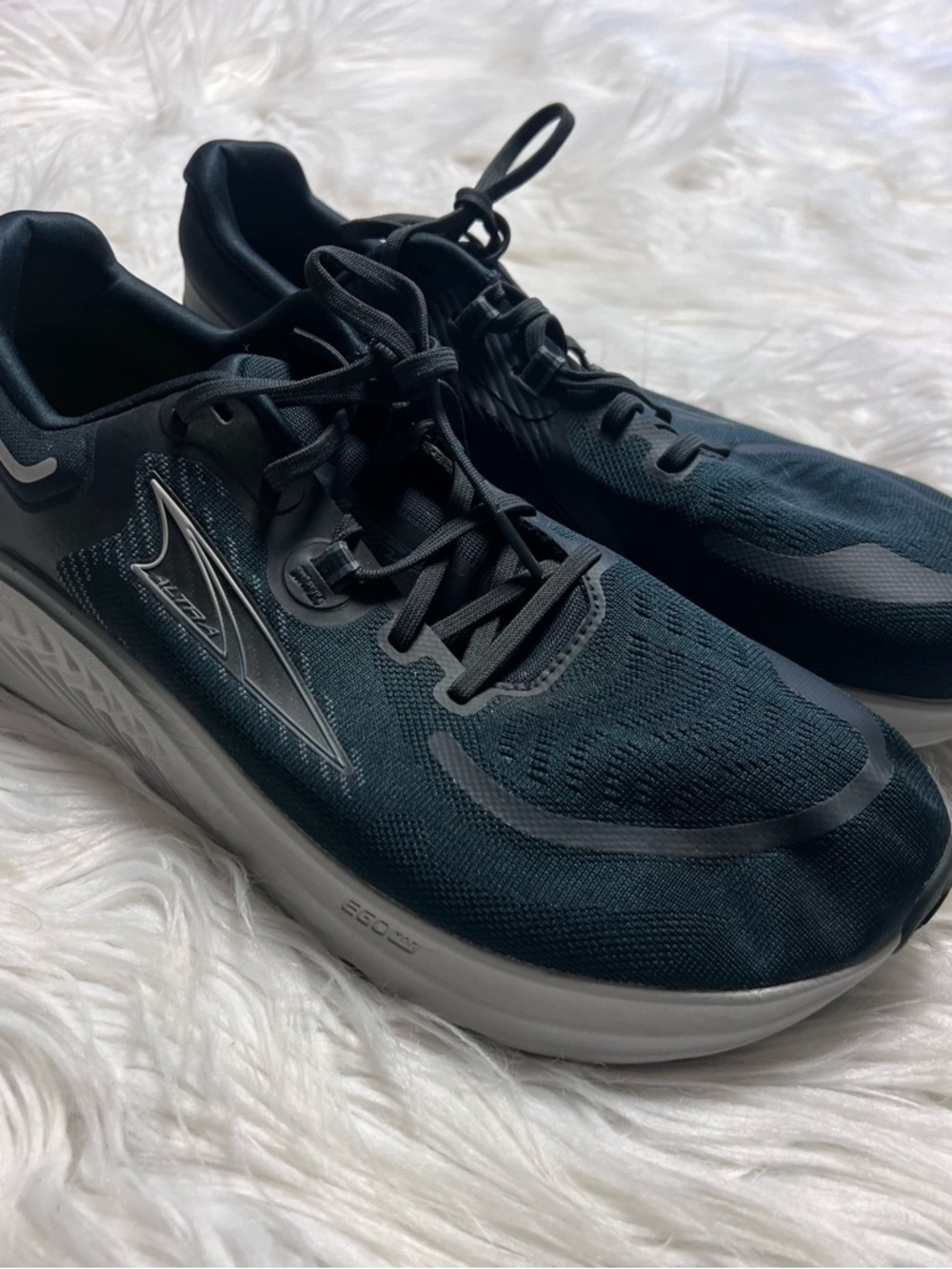 Altra Black and Gray Neutral Cushion Running Shoes - paradigm 7